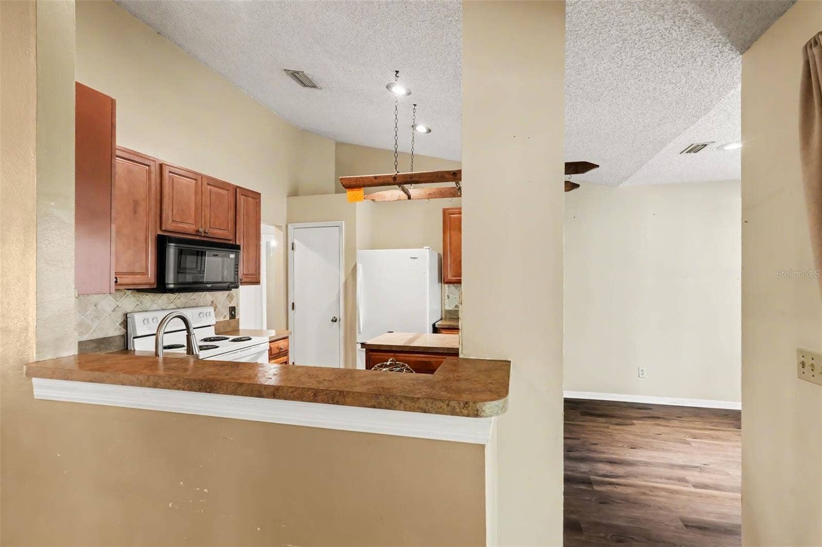 833 GREENBELT CIRCLE, Brandon, FL 33510 833 GREENBELT CIRCLE, Brandon, FL 33510