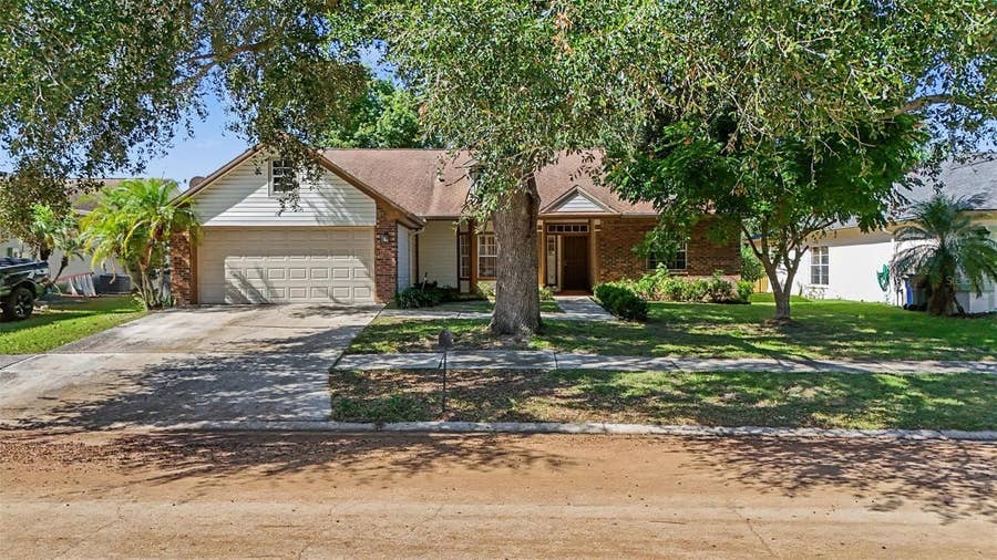 Property photo for 833 GREENBELT CIRCLE, Brandon, FL