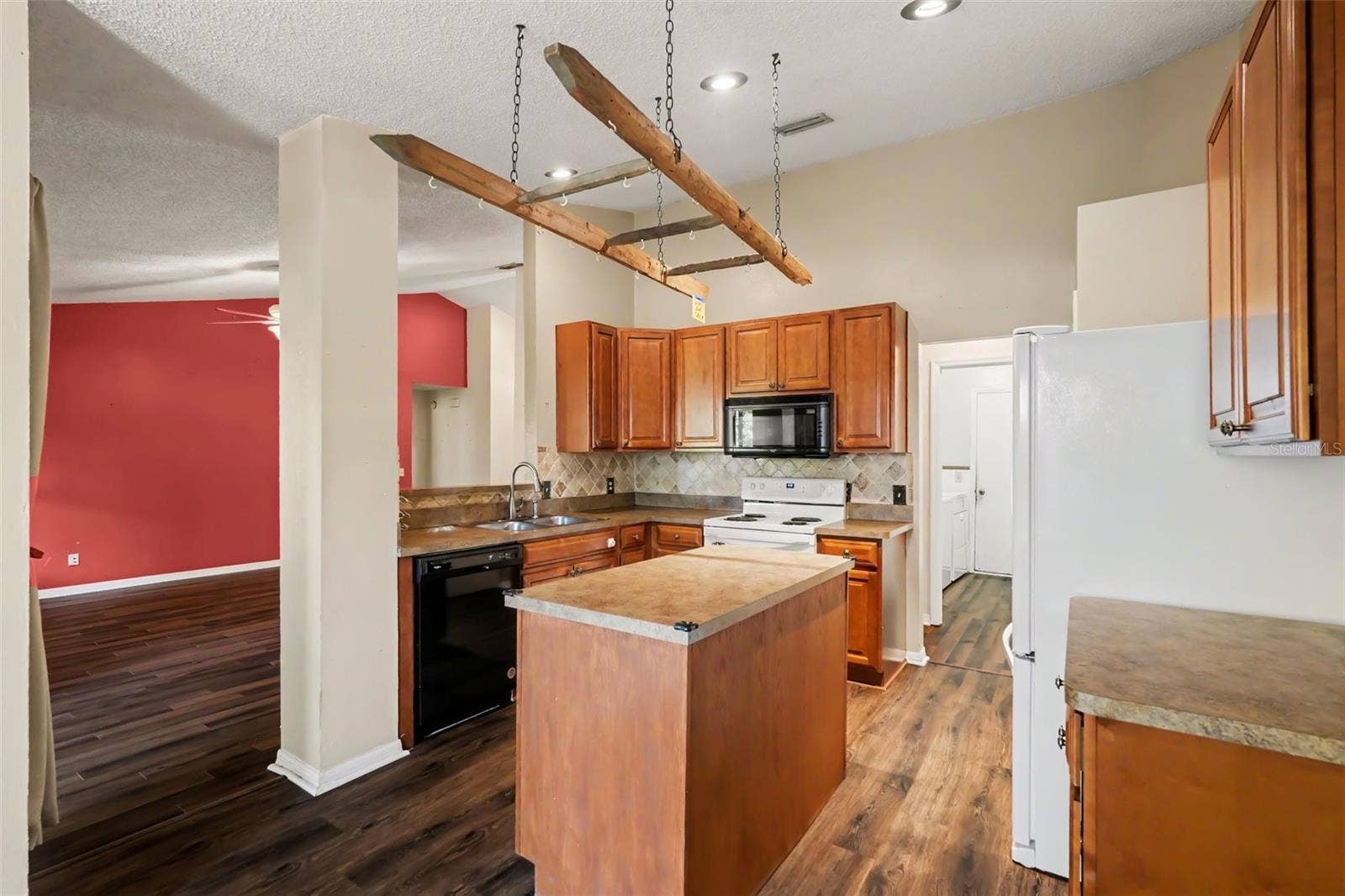 833 GREENBELT CIRCLE, Brandon, FL 33510 833 GREENBELT CIRCLE, Brandon, FL 33510