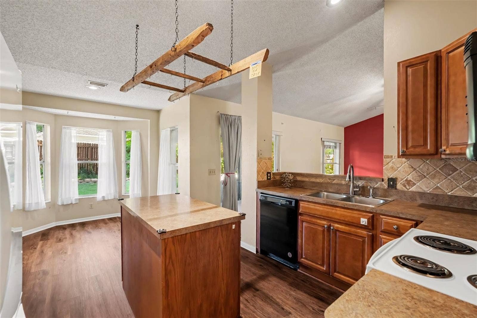 833 GREENBELT CIRCLE, Brandon, FL 33510 833 GREENBELT CIRCLE, Brandon, FL 33510