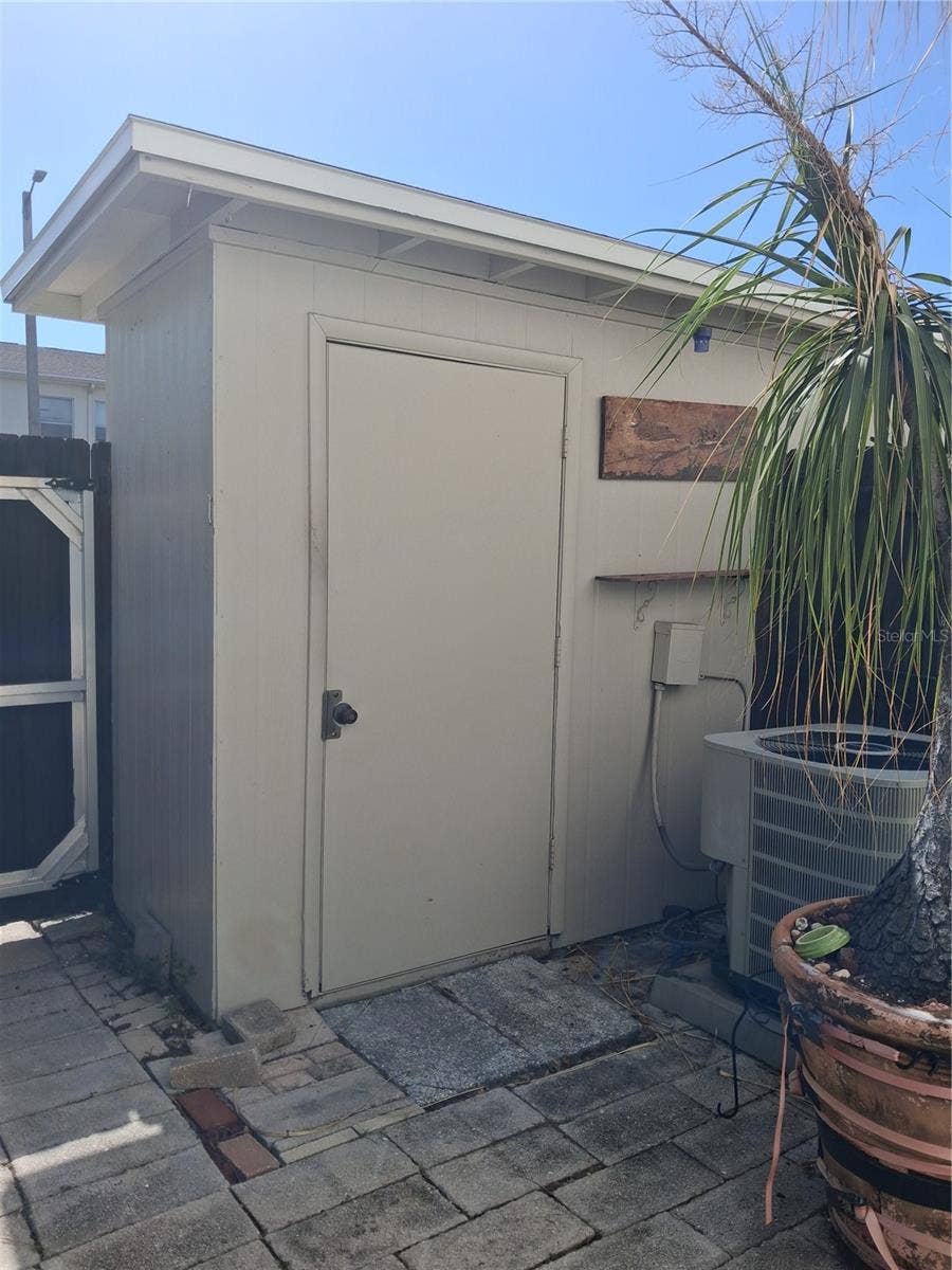4310 LA MORA COURT, Tampa, FL 33611 4310 LA MORA COURT, Tampa, FL 33611