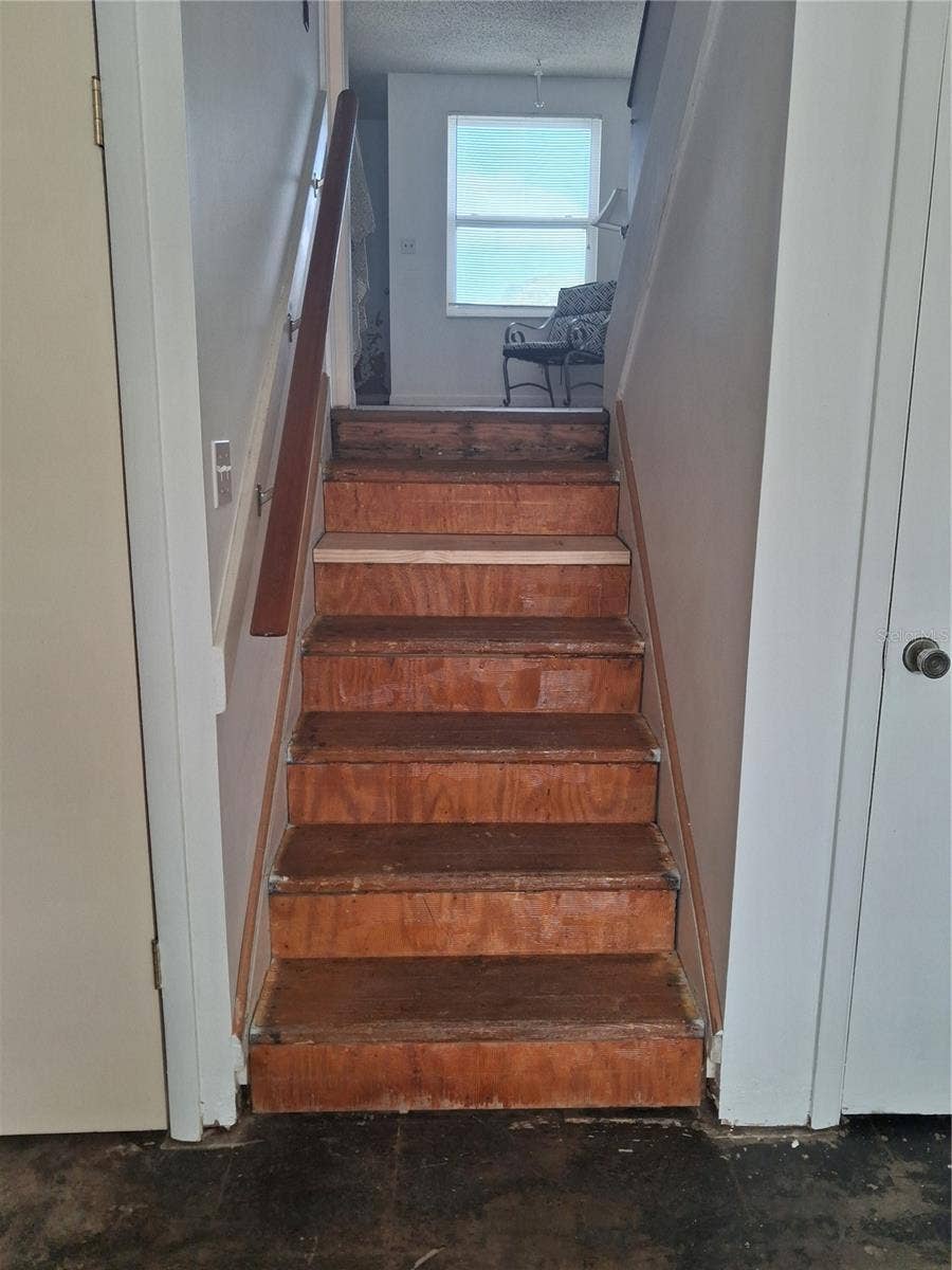 4310 LA MORA COURT, Tampa, FL 33611 4310 LA MORA COURT, Tampa, FL 33611