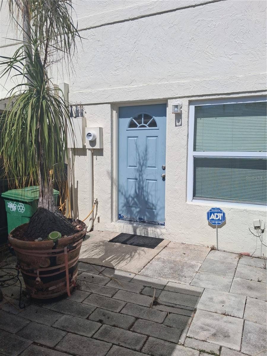 4310 LA MORA COURT, Tampa, FL 33611 4310 LA MORA COURT, Tampa, FL 33611