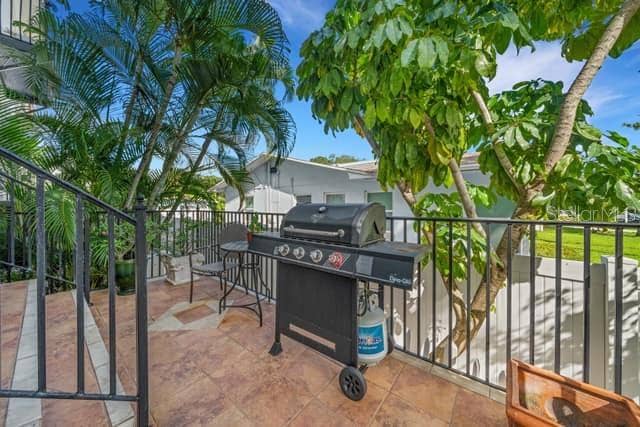 110 RICARDO WAY NE, #8, St Petersburg, FL 33704 110 RICARDO WAY NE, #8, St Petersburg, FL 33704