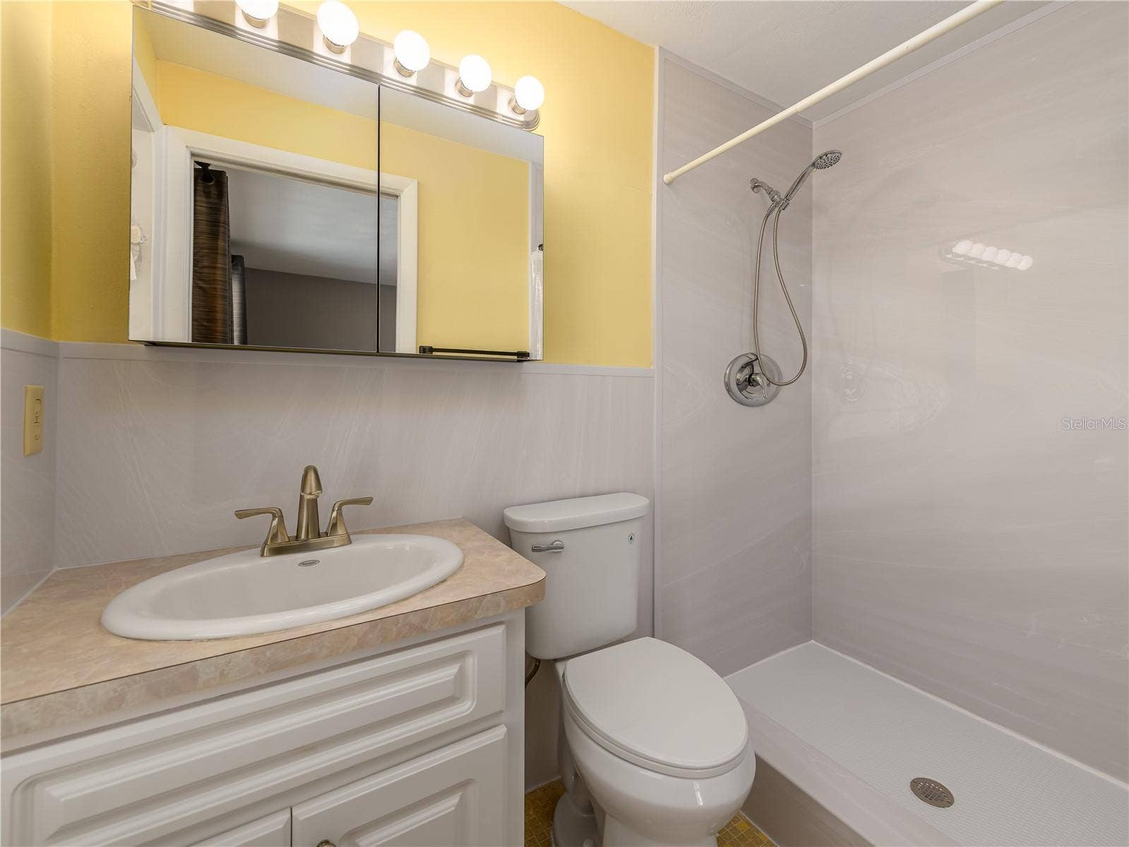 8135 BROWN PELICAN AVENUE, New Port Richey, FL 34653 8135 BROWN PELICAN AVENUE, New Port Richey, FL 34653