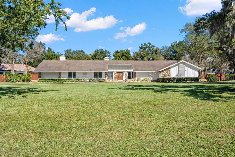 Property photo for 704 CENTERBROOK DRIVE, Brandon, FL