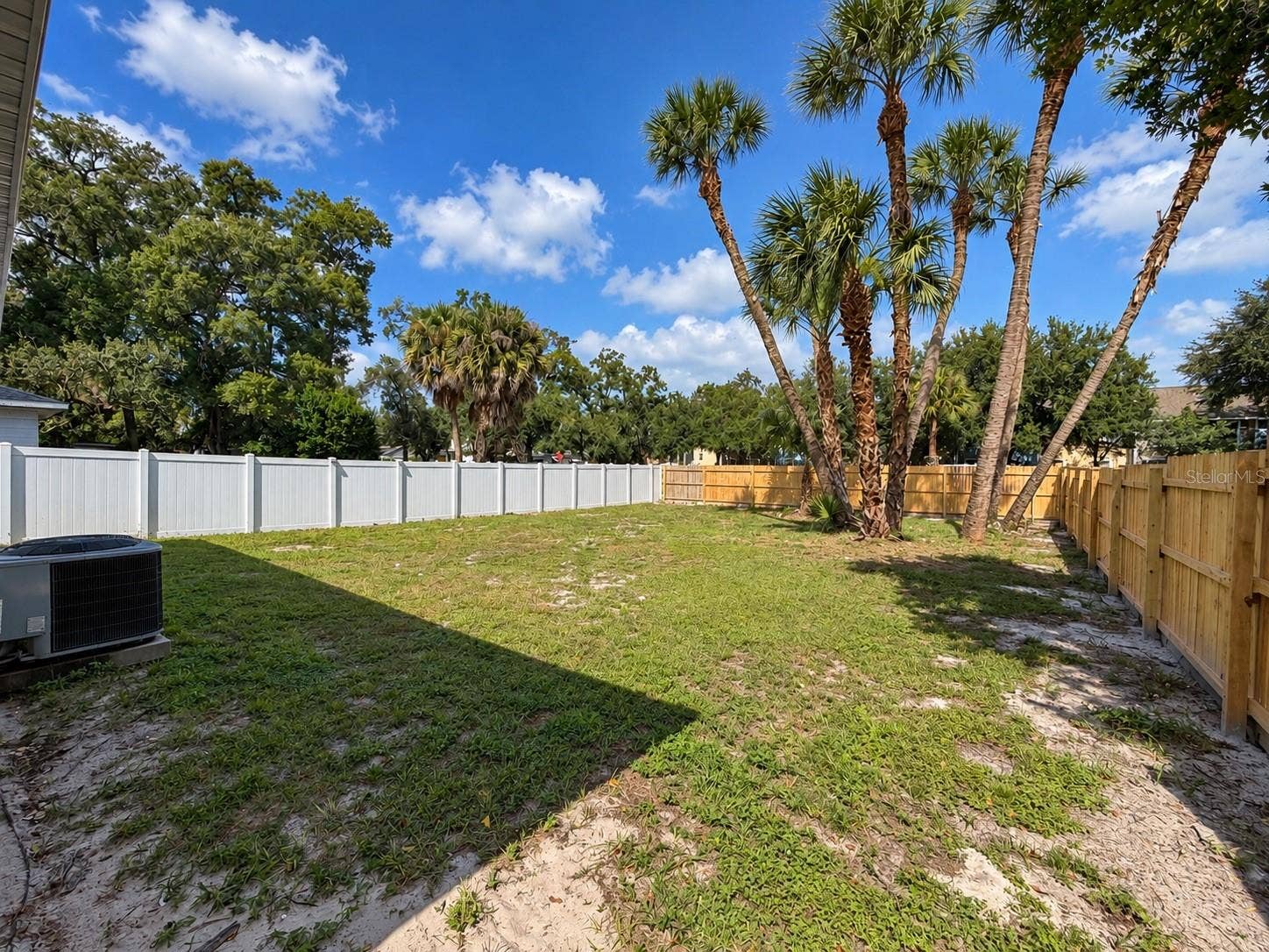 210 E CLINTON STREET, Tampa, FL 33604 large fenced in backyard
