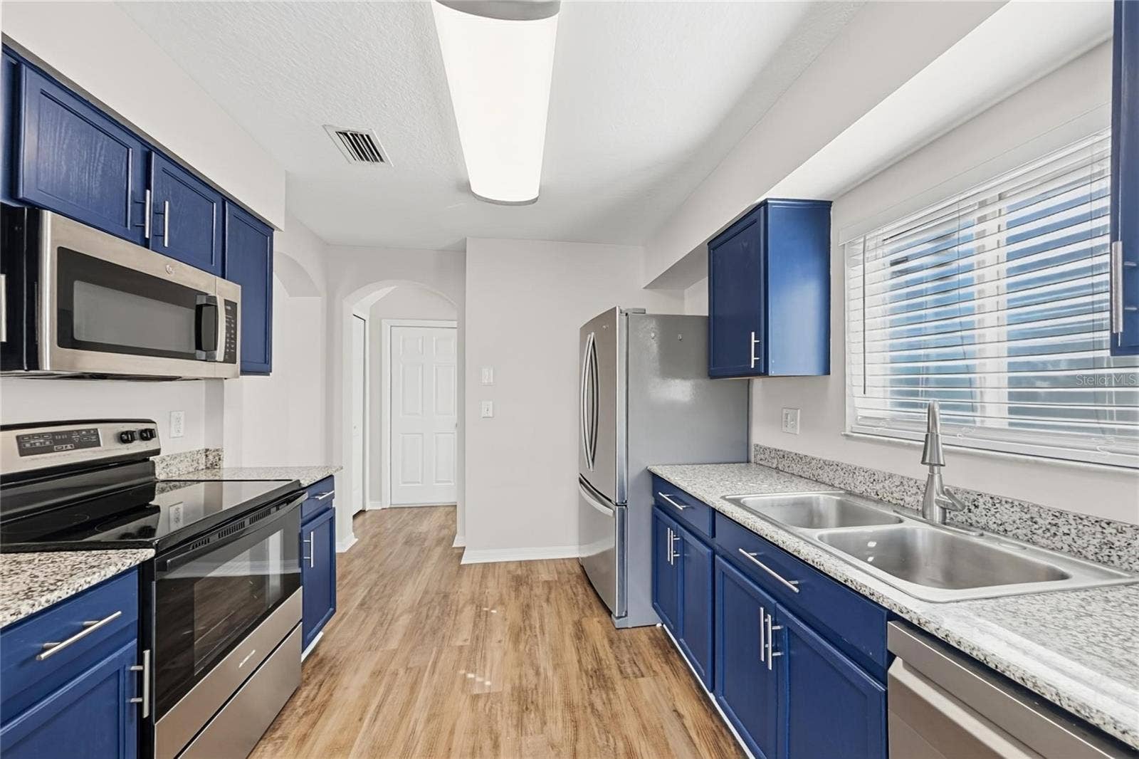 10805 SUMMERTON DRIVE, Riverview, FL 33579 10805 SUMMERTON DRIVE, Riverview, FL 33579