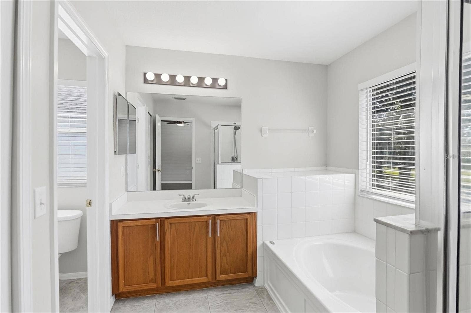 10805 SUMMERTON DRIVE, Riverview, FL 33579 10805 SUMMERTON DRIVE, Riverview, FL 33579