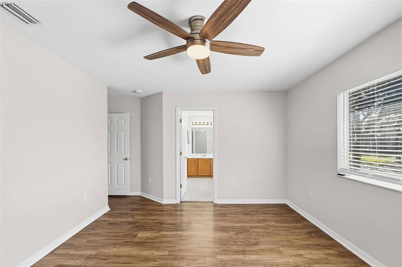 10805 SUMMERTON DRIVE, Riverview, FL 33579 10805 SUMMERTON DRIVE, Riverview, FL 33579
