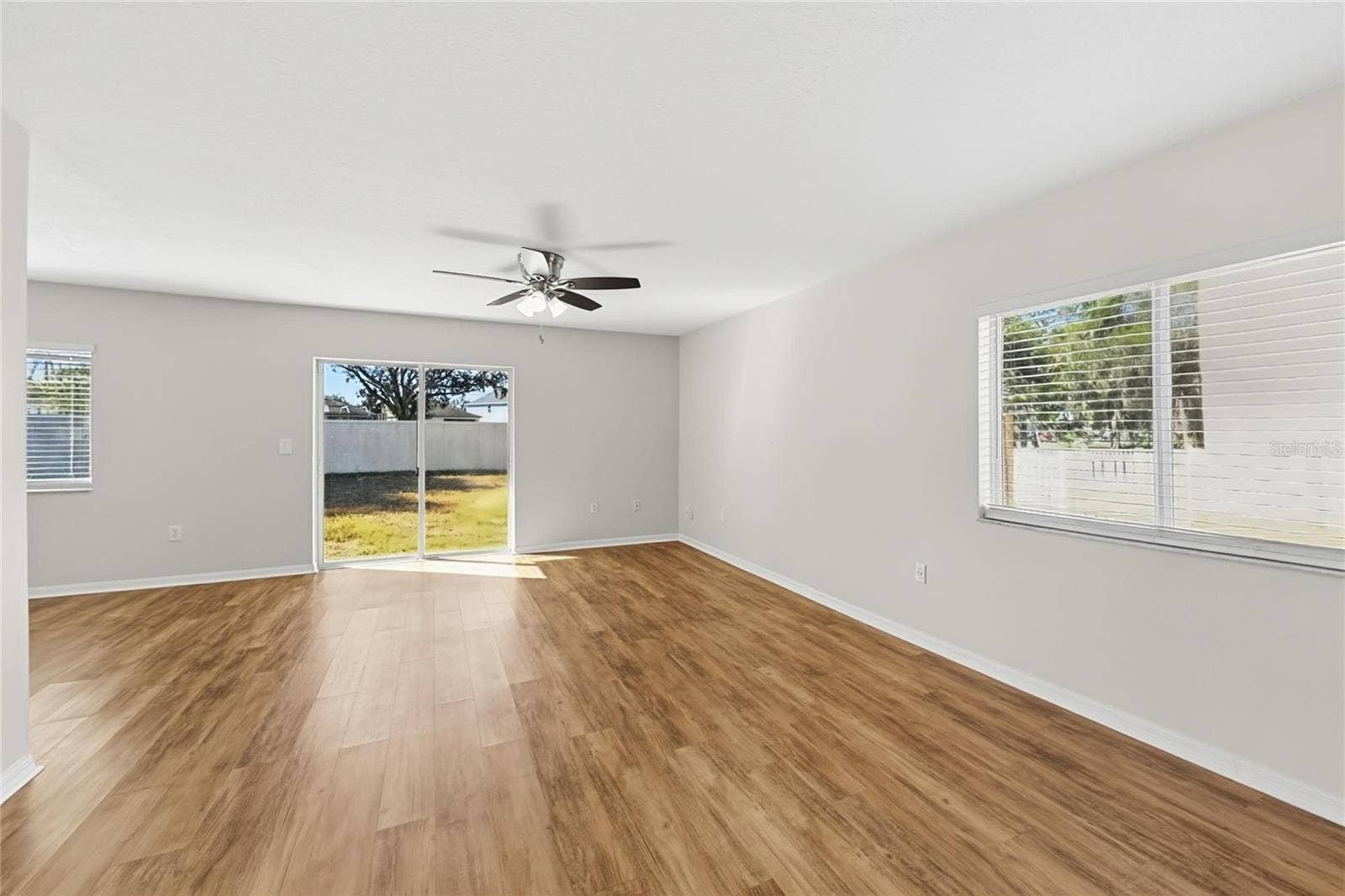 10805 SUMMERTON DRIVE, Riverview, FL 33579 10805 SUMMERTON DRIVE, Riverview, FL 33579
