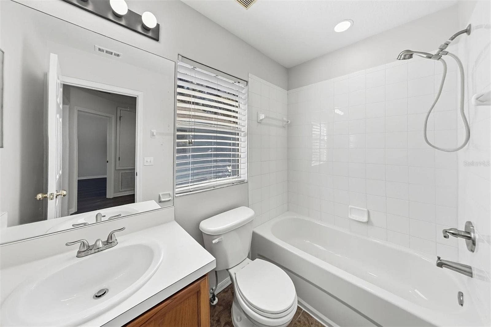 10805 SUMMERTON DRIVE, Riverview, FL 33579 10805 SUMMERTON DRIVE, Riverview, FL 33579