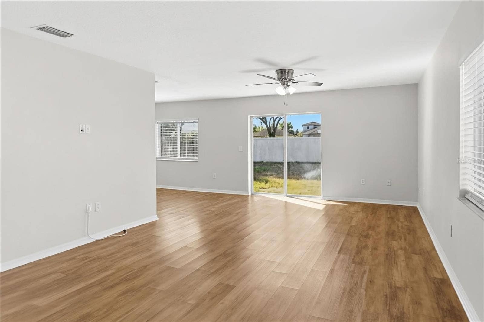 10805 SUMMERTON DRIVE, Riverview, FL 33579 10805 SUMMERTON DRIVE, Riverview, FL 33579