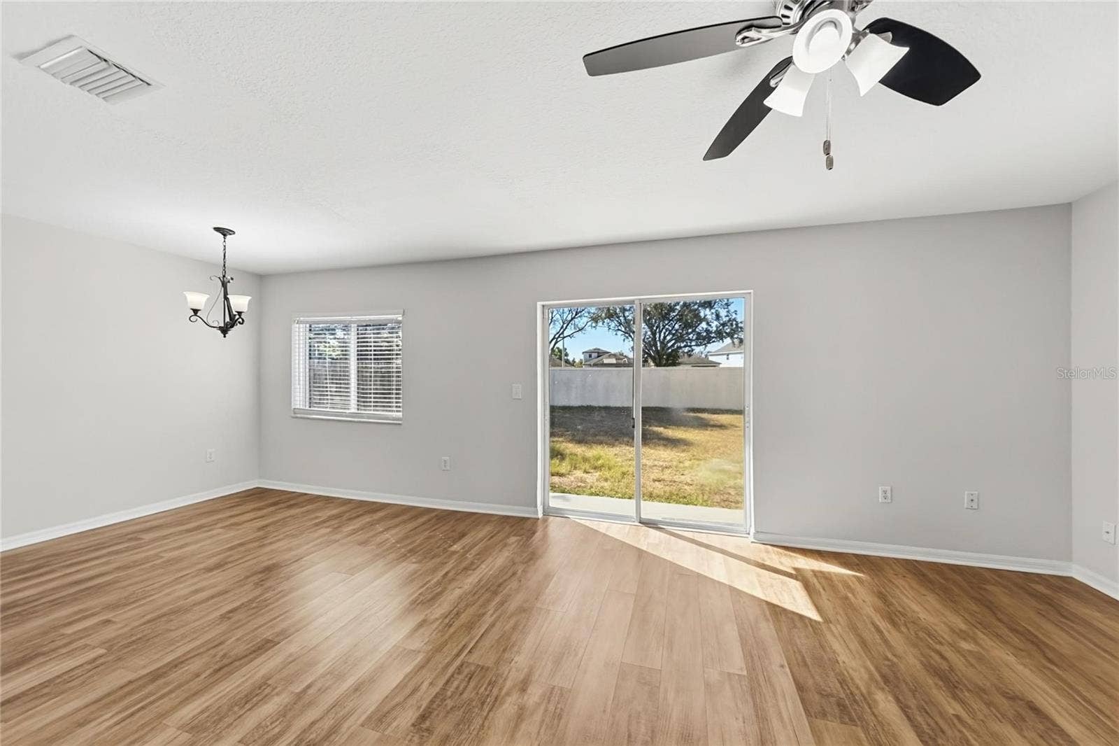 10805 SUMMERTON DRIVE, Riverview, FL 33579 10805 SUMMERTON DRIVE, Riverview, FL 33579