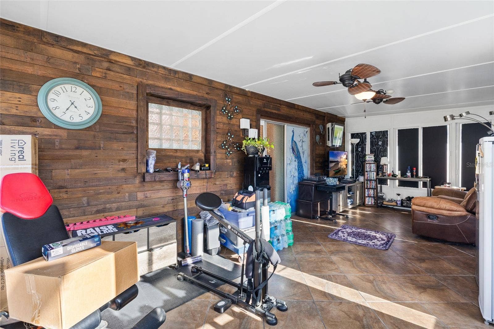 16124 RAVENDALE DRIVE, Tampa, FL 33618 16124 RAVENDALE DRIVE, Tampa, FL 33618