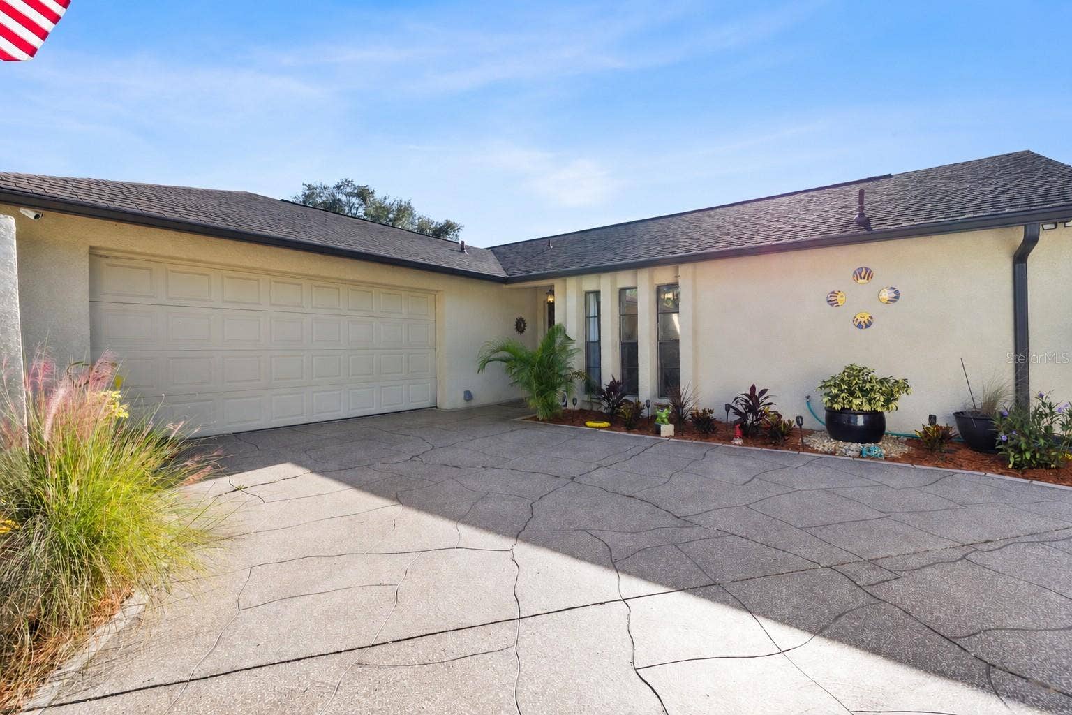 16124 RAVENDALE DRIVE, Tampa, FL 33618 16124 RAVENDALE DRIVE, Tampa, FL 33618
