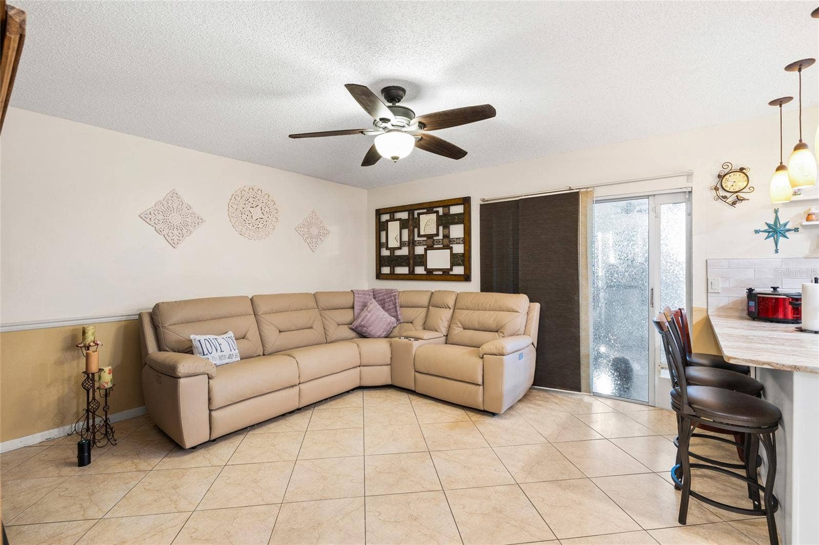 16124 RAVENDALE DRIVE, Tampa, FL 33618 16124 RAVENDALE DRIVE, Tampa, FL 33618