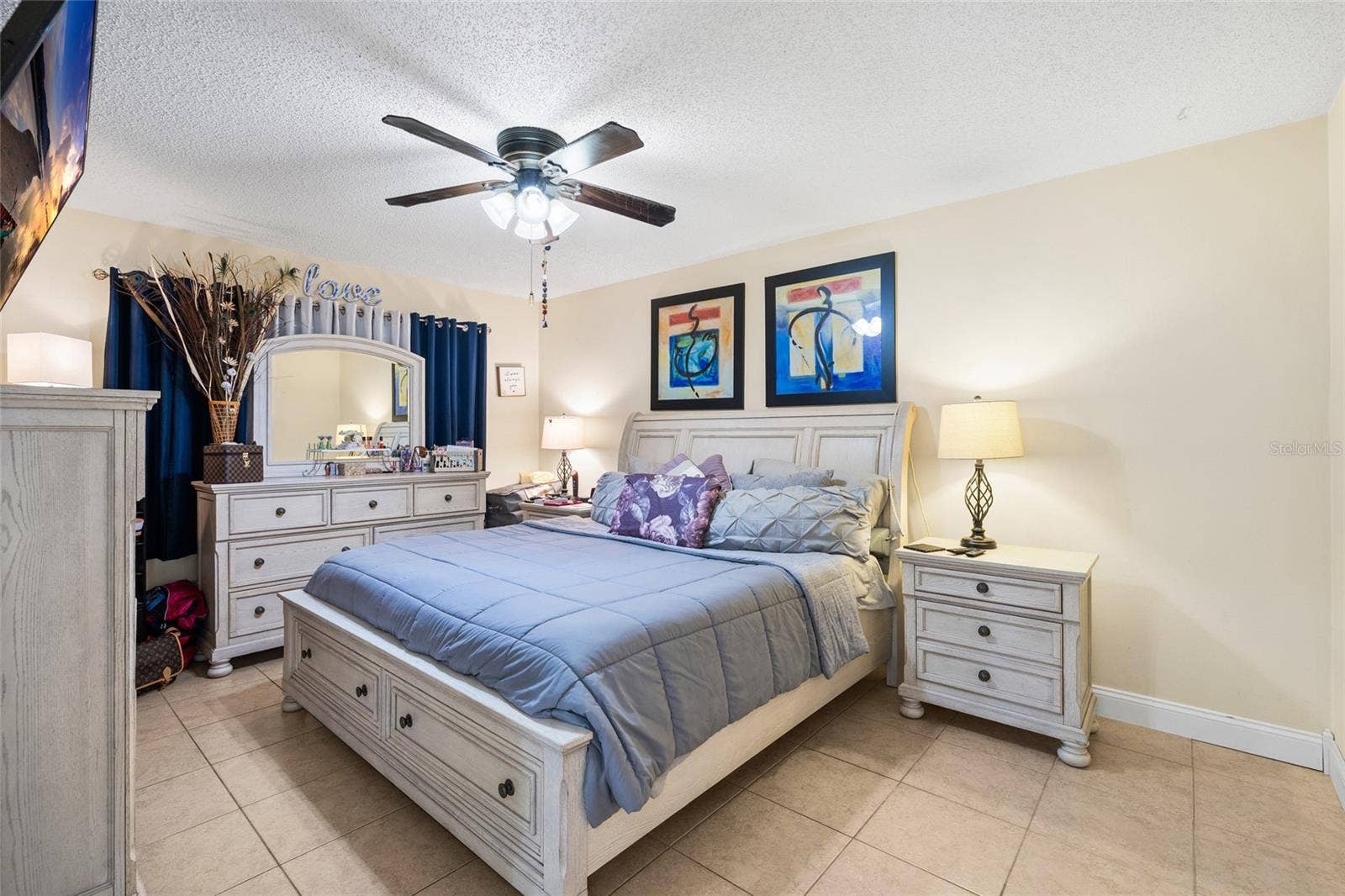 16124 RAVENDALE DRIVE, Tampa, FL 33618 16124 RAVENDALE DRIVE, Tampa, FL 33618