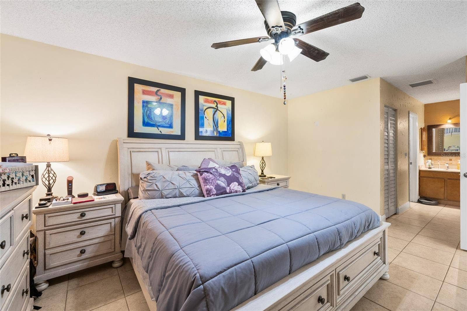 16124 RAVENDALE DRIVE, Tampa, FL 33618 16124 RAVENDALE DRIVE, Tampa, FL 33618
