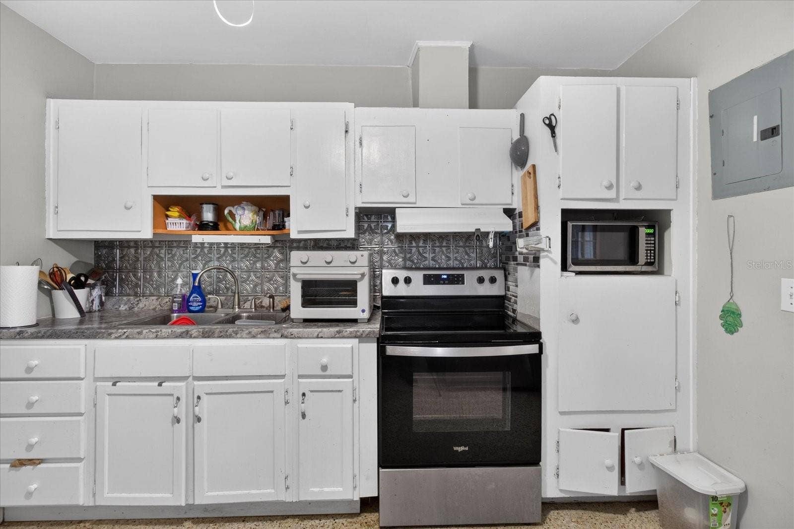 21385 LEHOUIER DRIVE, Brooksville, FL 34601 21385 LEHOUIER DRIVE, Brooksville, FL 34601