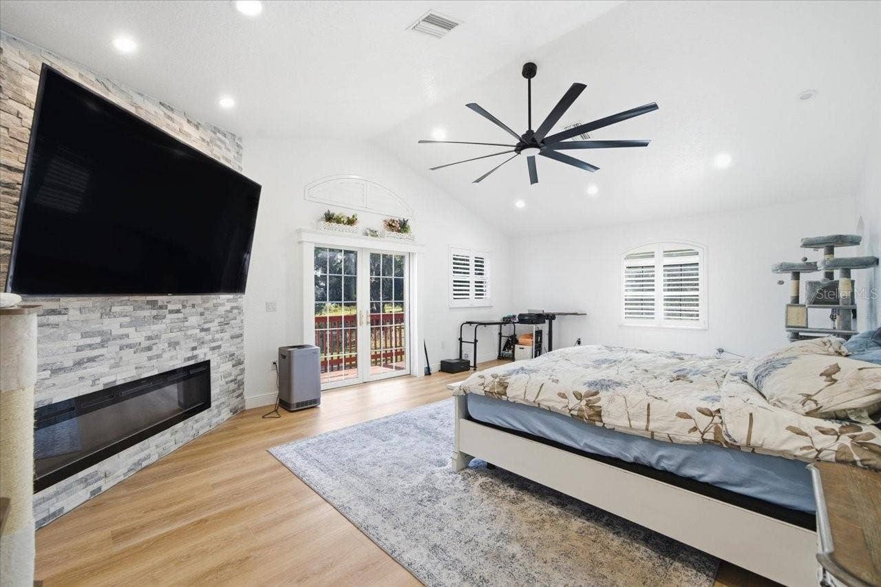 505 LAKESIDE DRIVE, Seffner, FL 33584