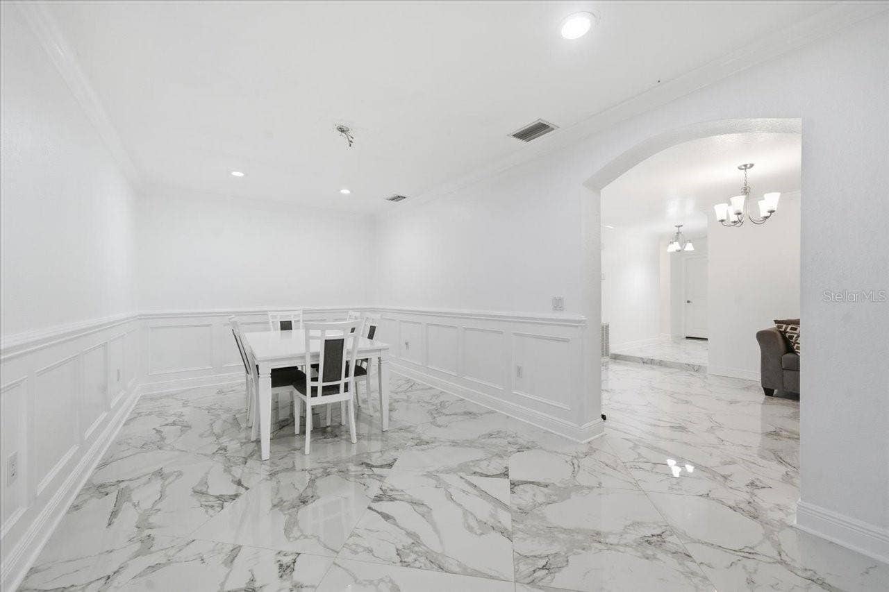 505 LAKESIDE DRIVE, Seffner, FL 33584