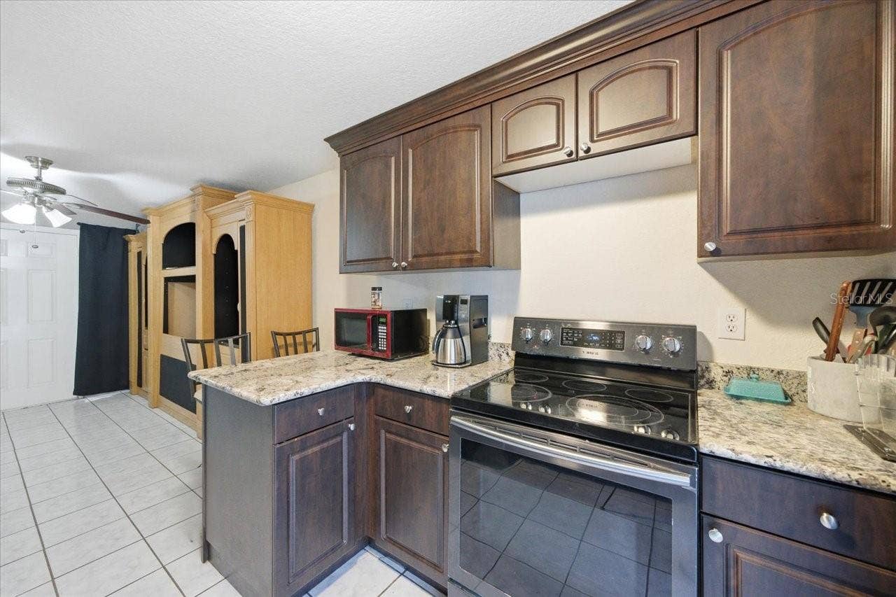 505 LAKESIDE DRIVE, Seffner, FL 33584