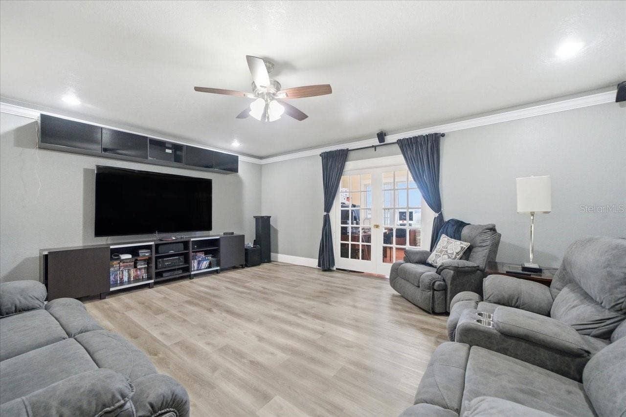 505 LAKESIDE DRIVE, Seffner, FL 33584