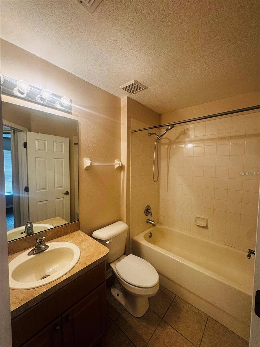 5868 WRENWATER DRIVE, Lithia, FL 33547 5868 WRENWATER DRIVE, Lithia, FL 33547