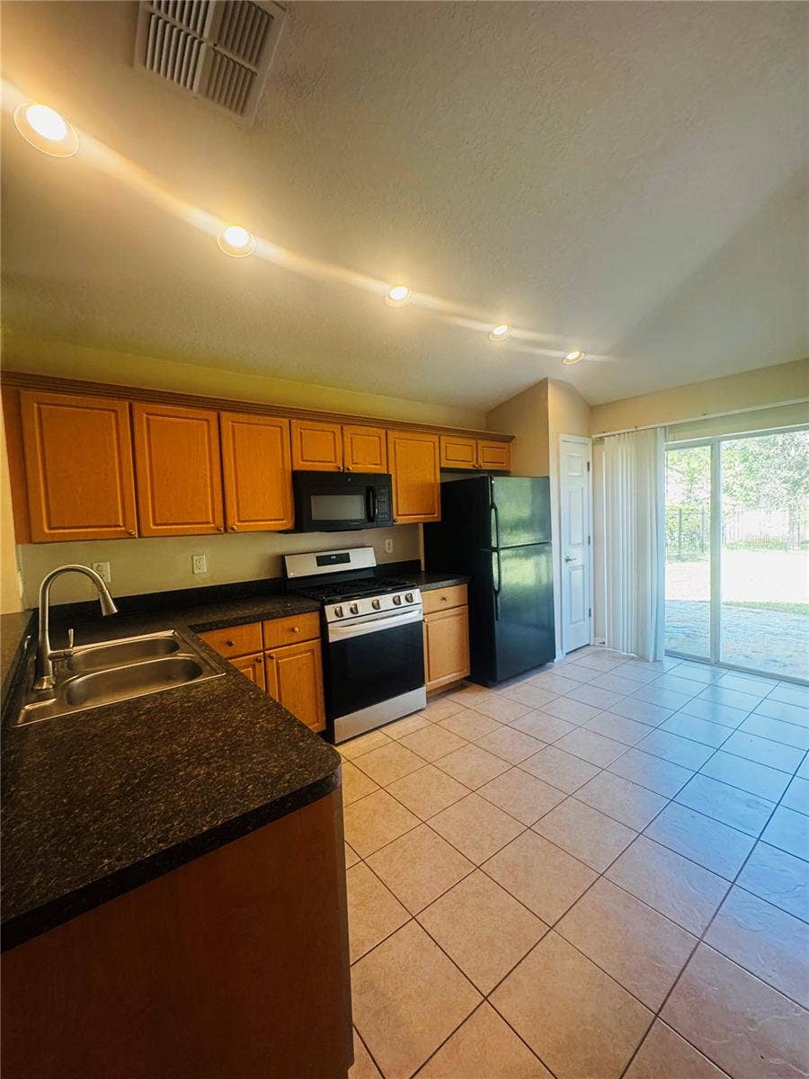 5868 WRENWATER DRIVE, Lithia, FL 33547 5868 WRENWATER DRIVE, Lithia, FL 33547