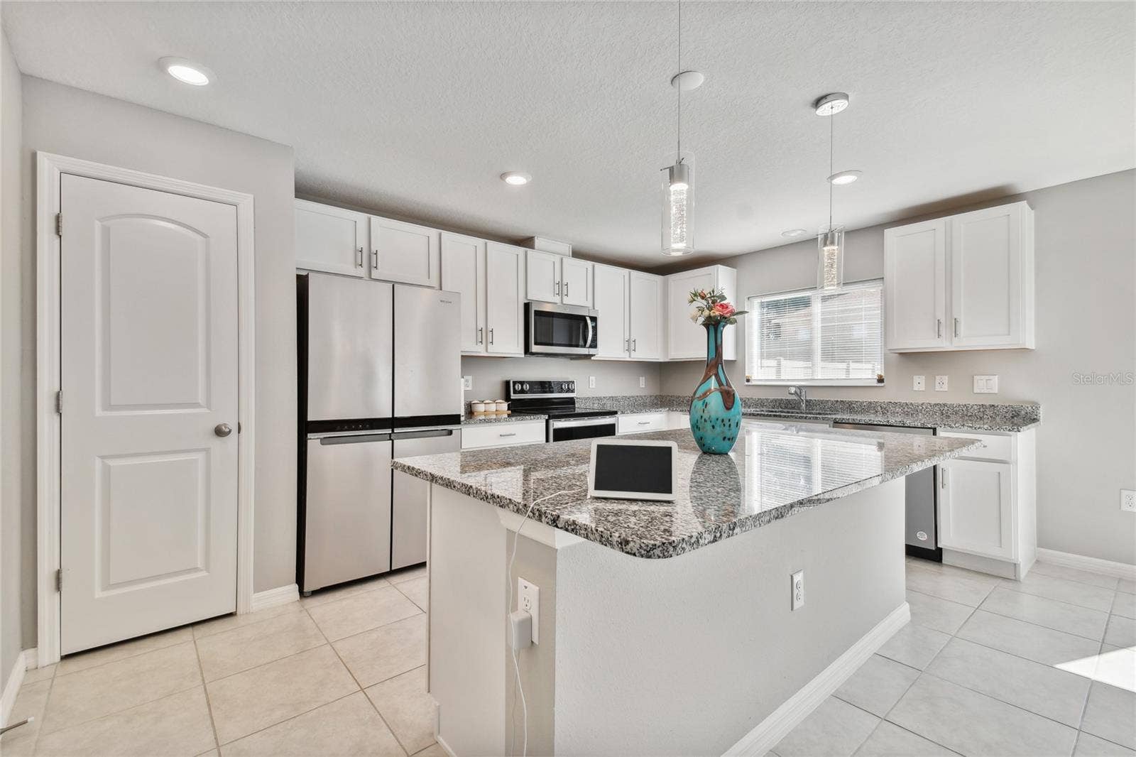 3810 REFLECTION DOCK DRIVE, Seffner, FL 33584 3810 REFLECTION DOCK DRIVE, Seffner, FL 33584