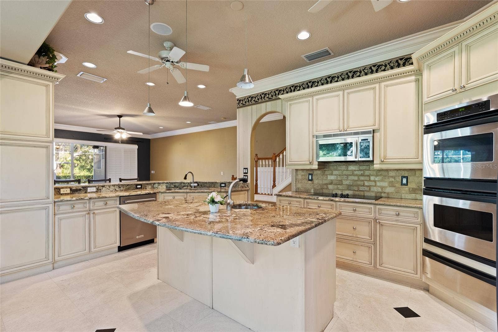 2495 JOHNNA COURT, Palm Harbor, FL 34685 Kitchen