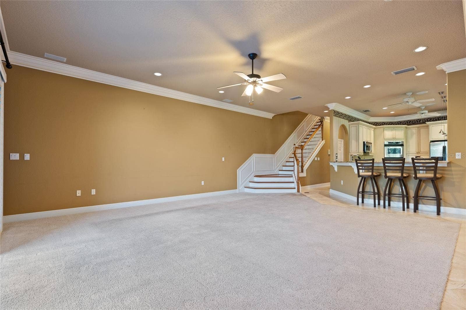 2495 JOHNNA COURT, Palm Harbor, FL 34685 Living Room