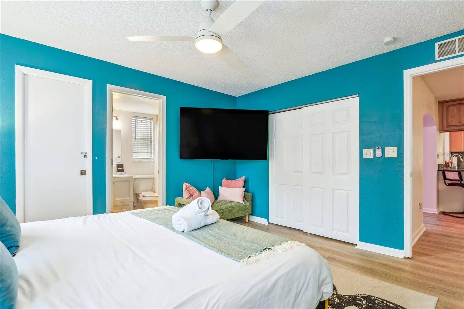 9678 121ST STREET, Seminole, FL 33772 9678 121ST STREET, Seminole, FL 33772