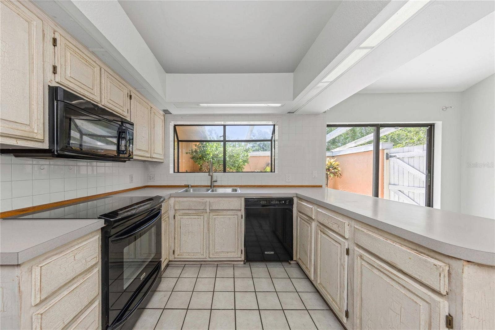 7448 17TH LANE NE, St Petersburg, FL 33702 Kitchen