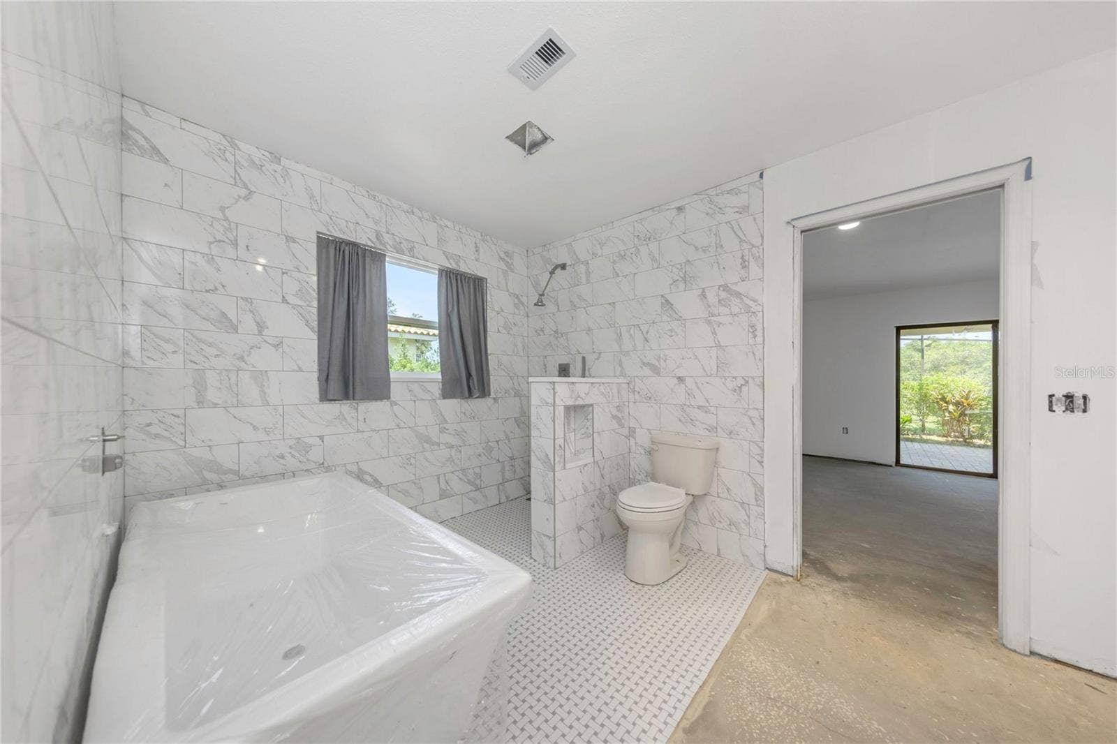 7448 17TH LANE NE, St Petersburg, FL 33702 Master Bathroom