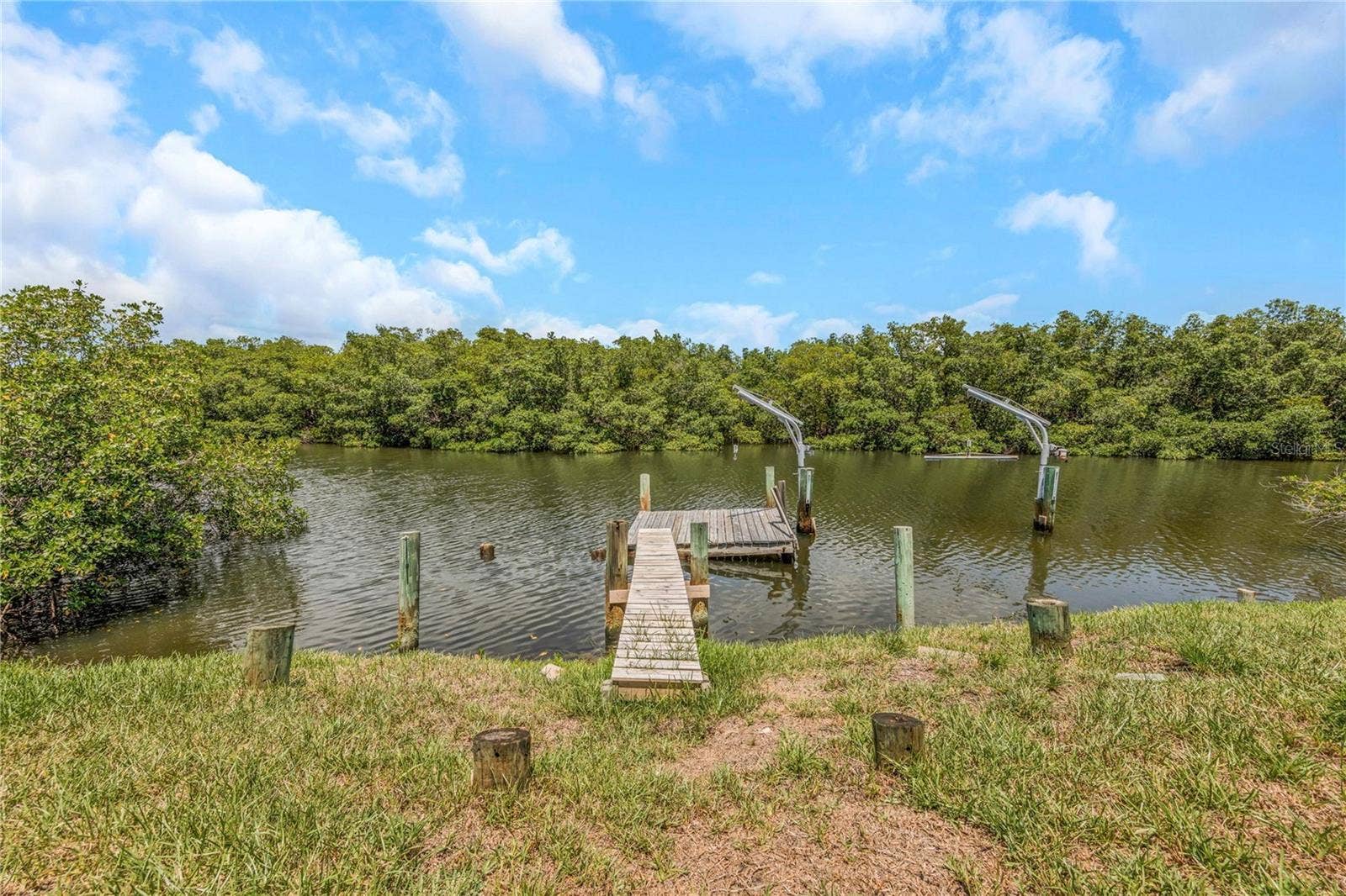 7448 17TH LANE NE, St Petersburg, FL 33702 Water View