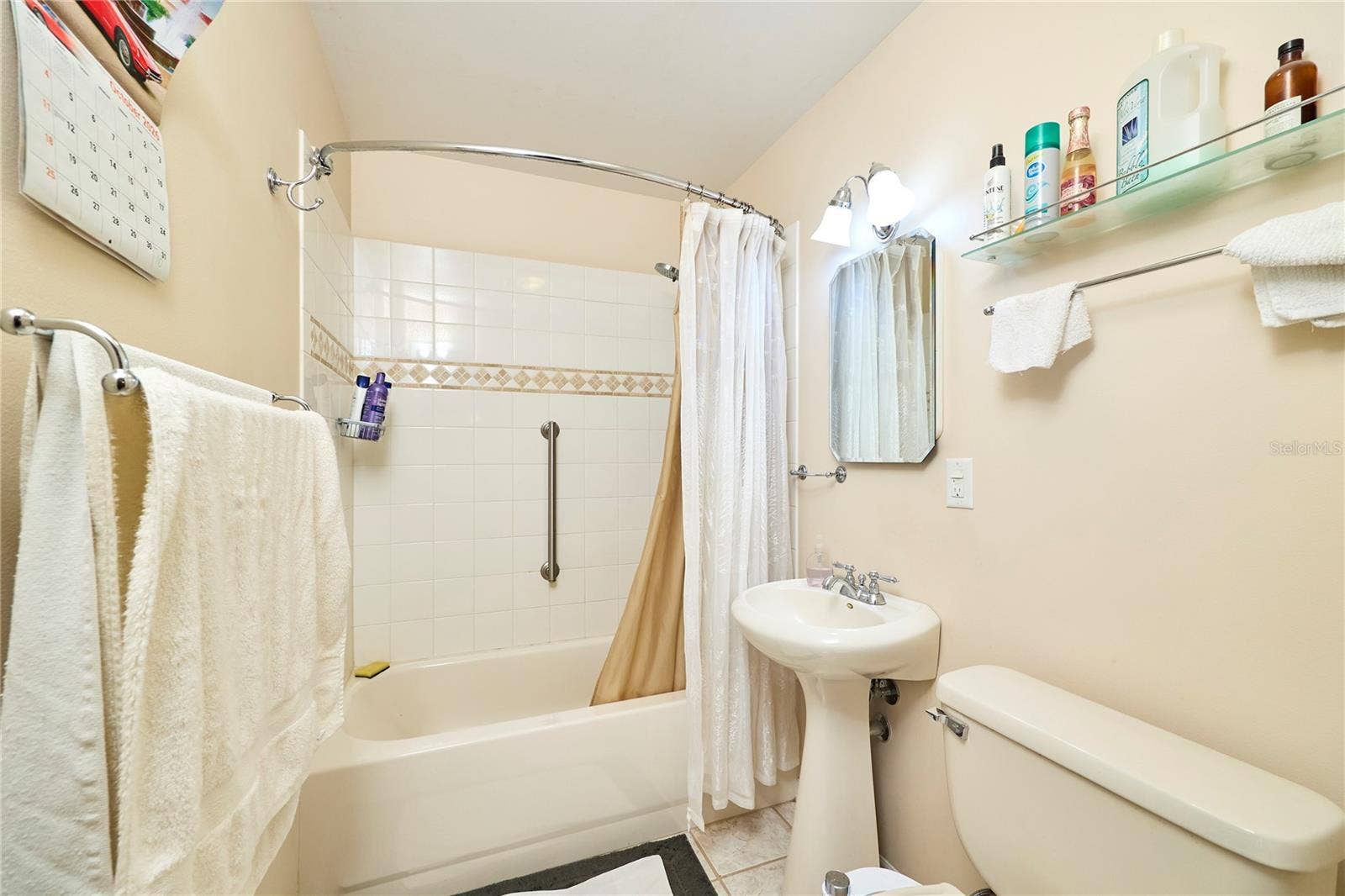 311 THORN HILL PLACE, Sun City Center, FL 33573 311 THORN HILL PLACE, Sun City Center, FL 33573