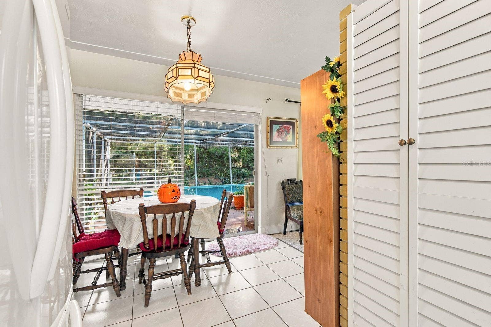 6801 17TH LANE N, St Petersburg, FL 33702 dinette view