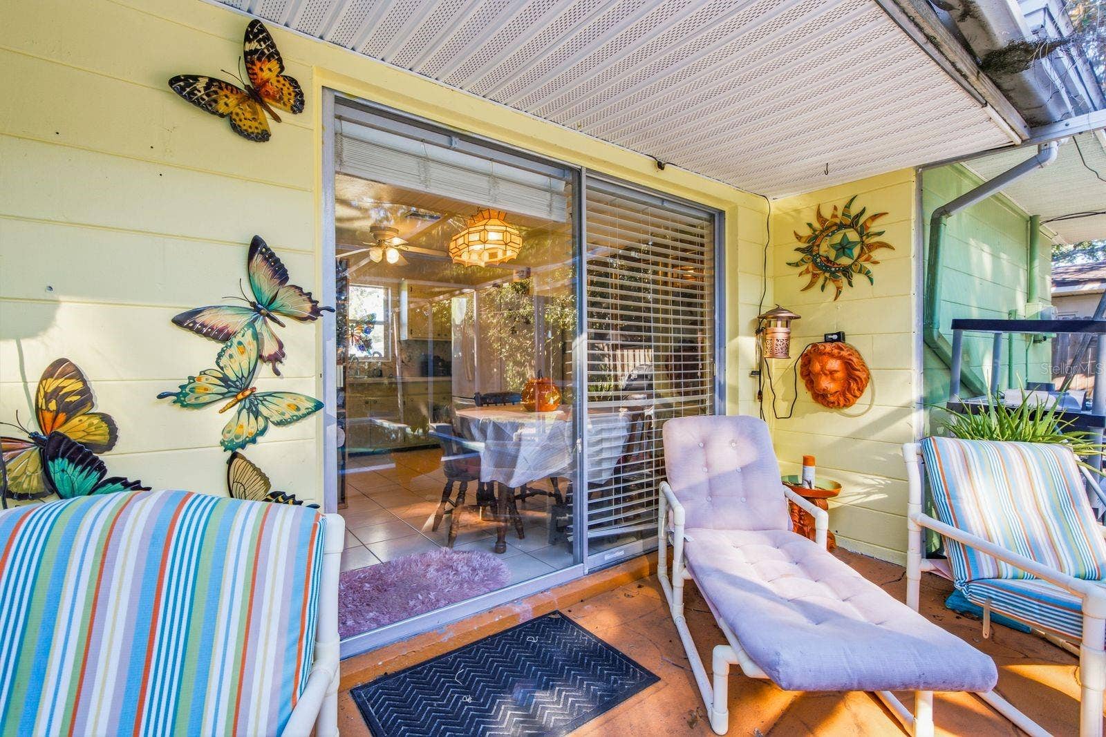 6801 17TH LANE N, St Petersburg, FL 33702 Slider to the patio,, screen enclosure