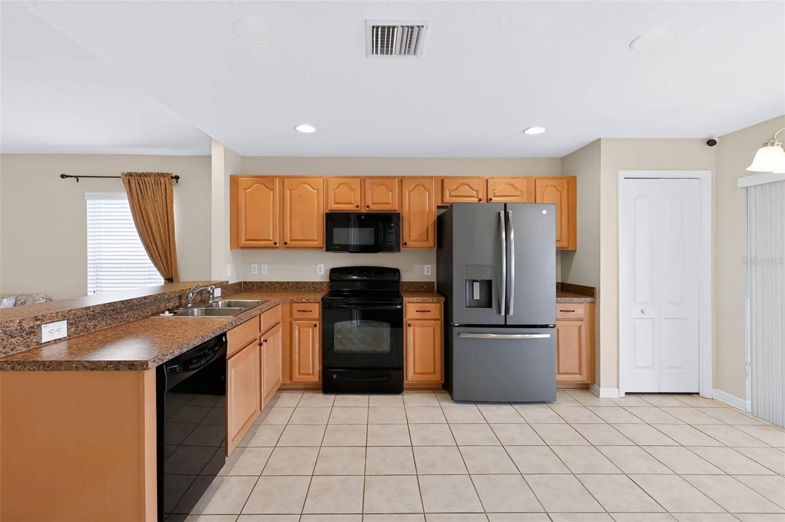 8210 SUMMER WOOD LANE, Riverview, FL 33578 8210 SUMMER WOOD LANE, Riverview, FL 33578