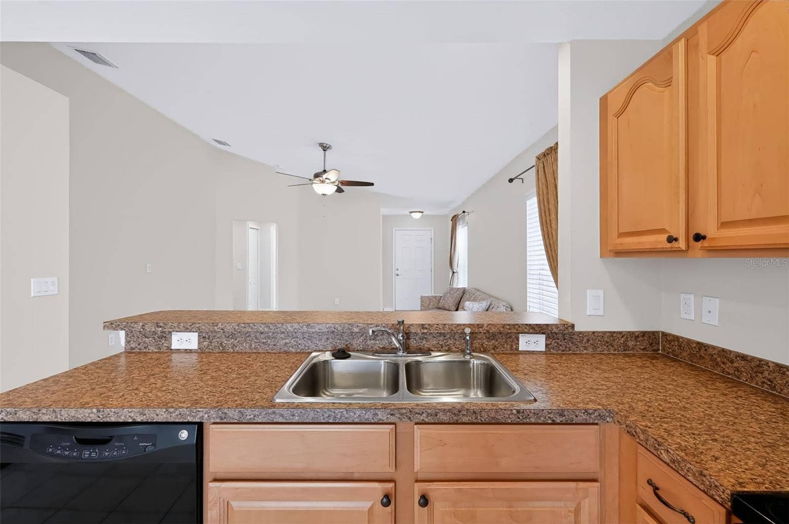 8210 SUMMER WOOD LANE, Riverview, FL 33578 8210 SUMMER WOOD LANE, Riverview, FL 33578