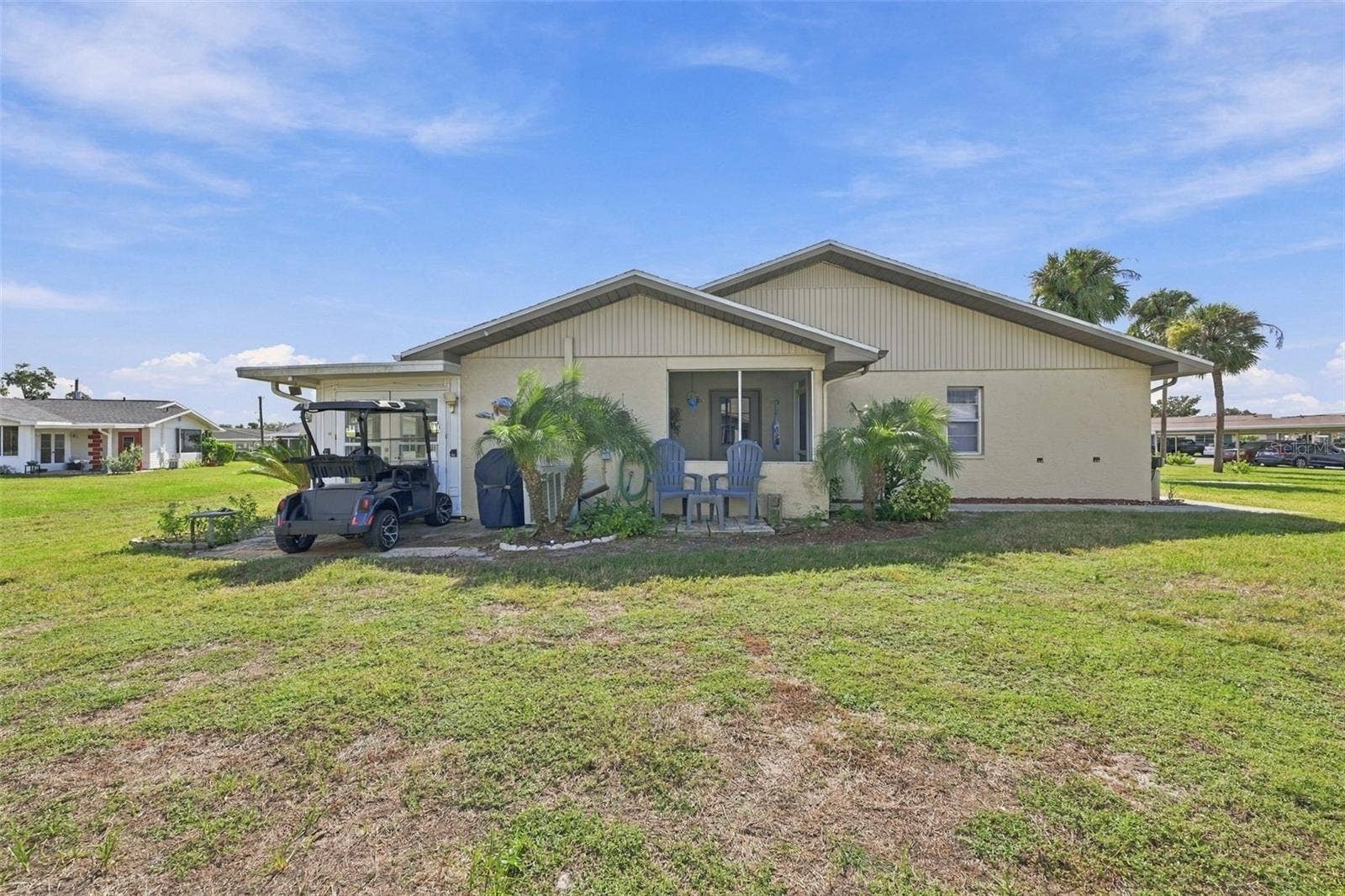 1905 CANTERBURY LANE, #8, Sun City Center, FL 33573 Side of the home