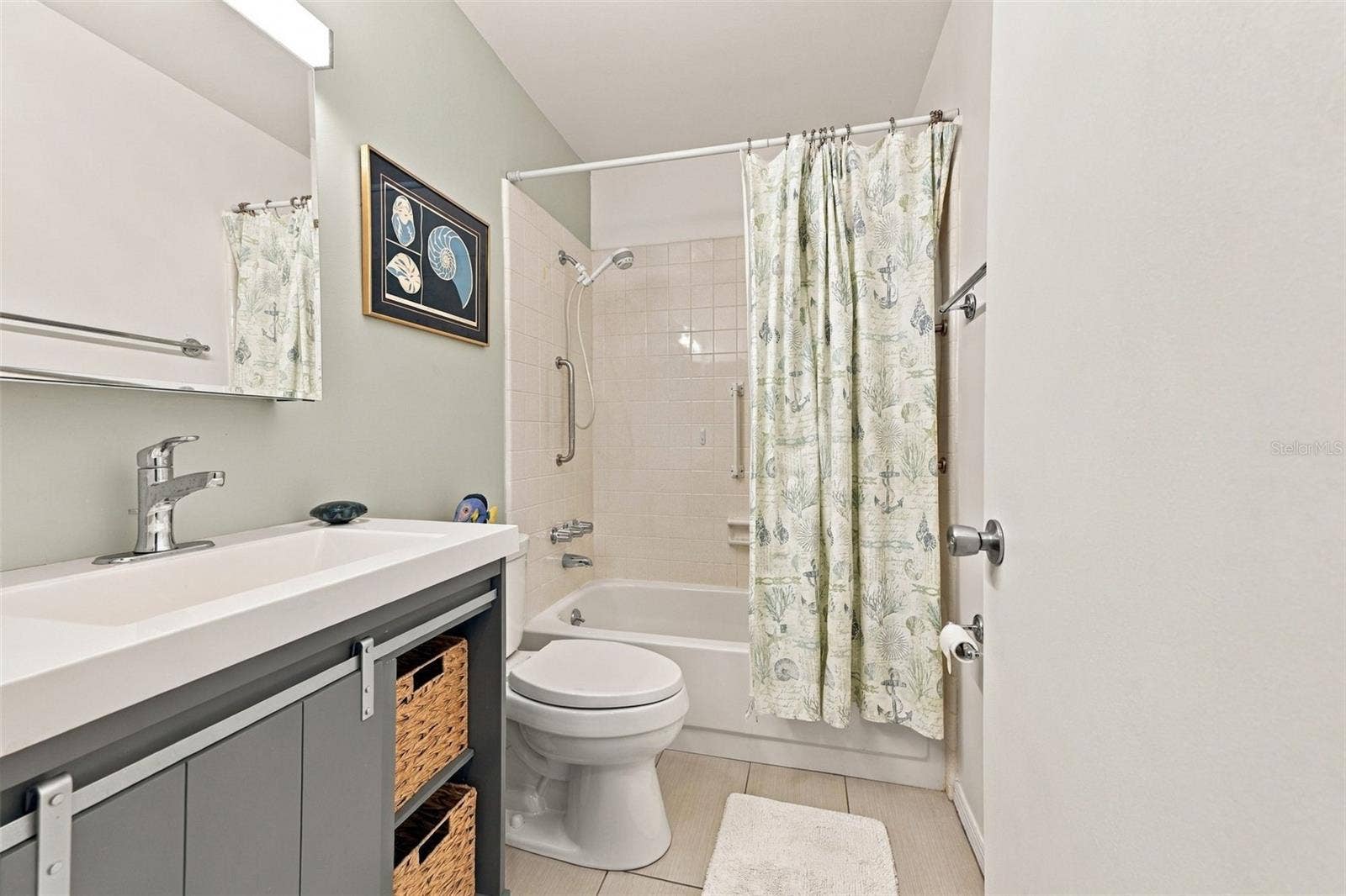 1905 CANTERBURY LANE, #8, Sun City Center, FL 33573 Guest Bathroom