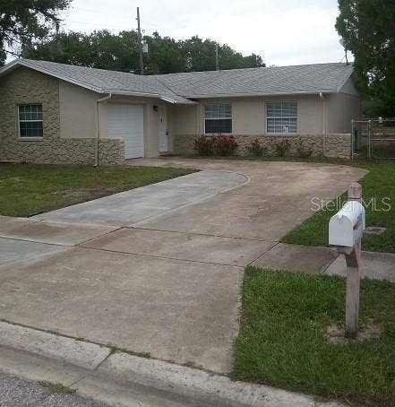 9397 93RD STREET, Seminole, FL 33777 driveway