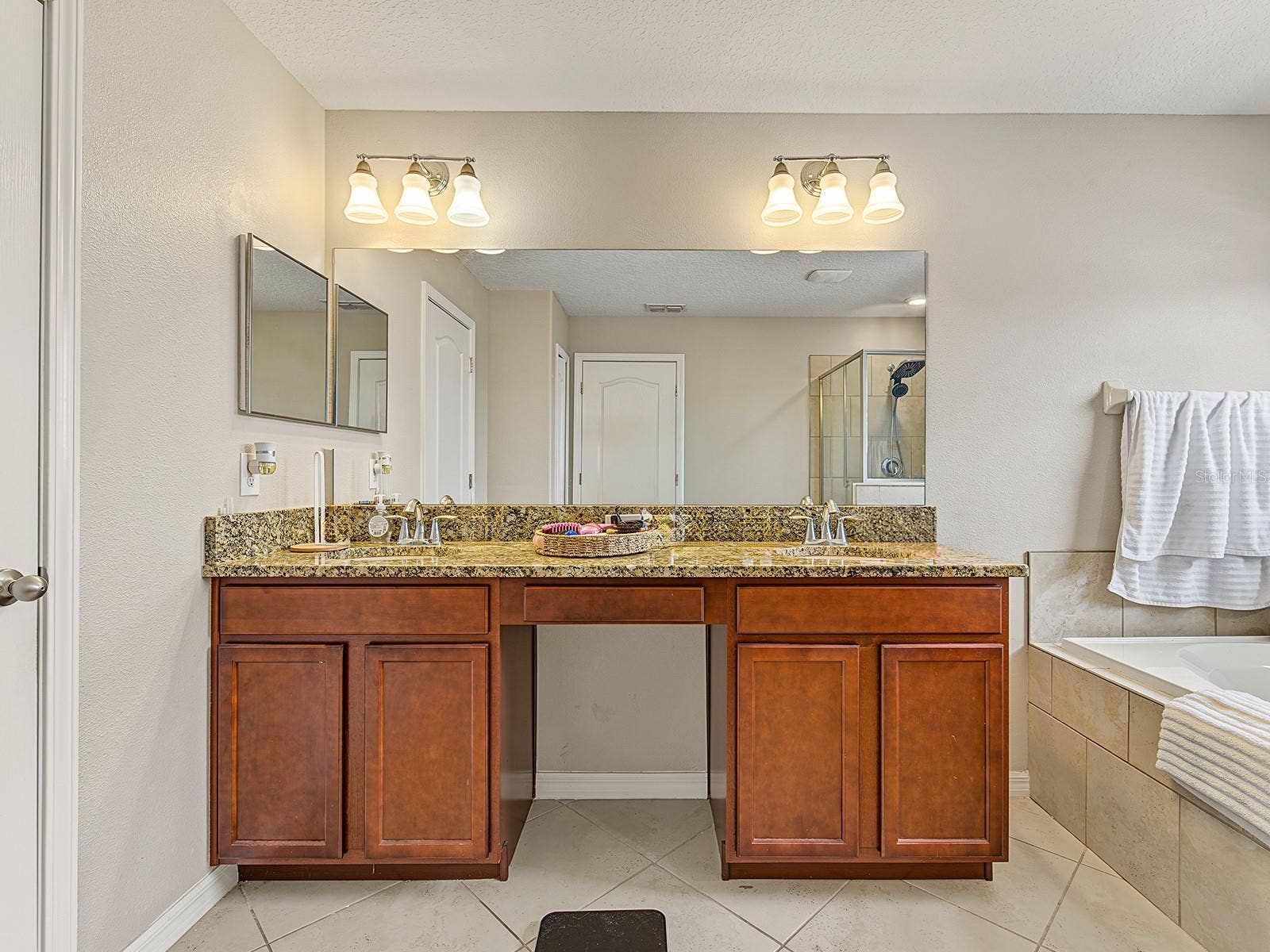 13743 CREST LAKE DRIVE, Hudson, FL 34669 13743 CREST LAKE DRIVE, Hudson, FL 34669