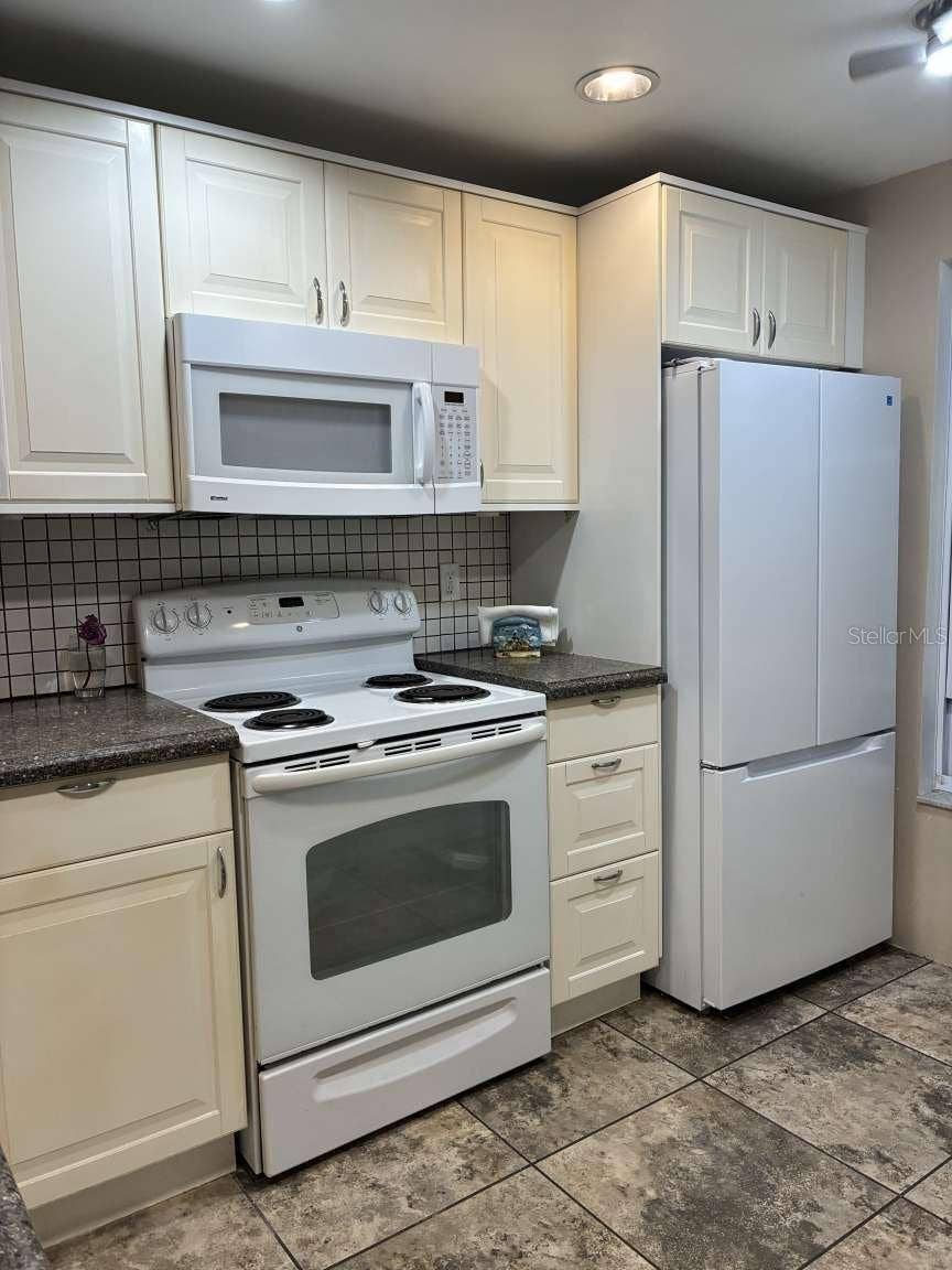 12760 INDIAN ROCKS ROAD, #1049, Largo, FL 33774 12760 INDIAN ROCKS ROAD, #1049, Largo, FL 33774