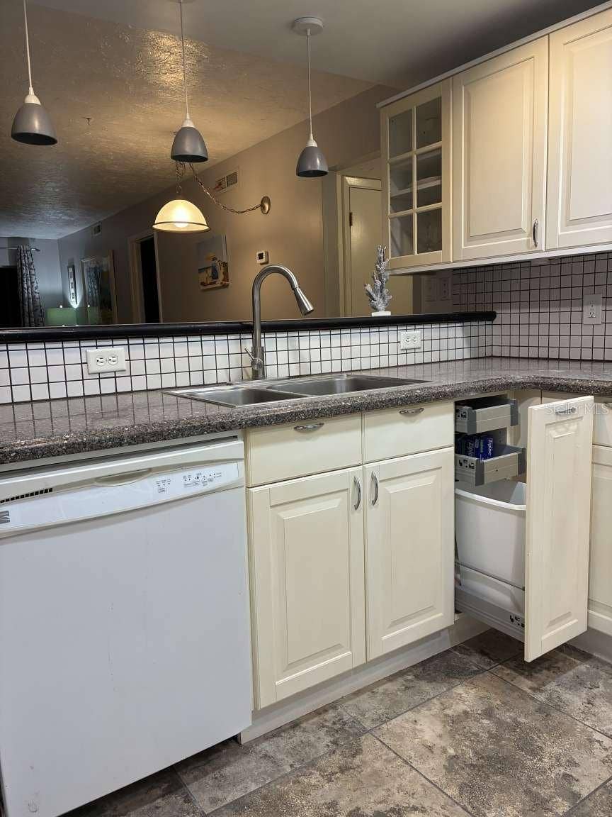 12760 INDIAN ROCKS ROAD, #1049, Largo, FL 33774 12760 INDIAN ROCKS ROAD, #1049, Largo, FL 33774