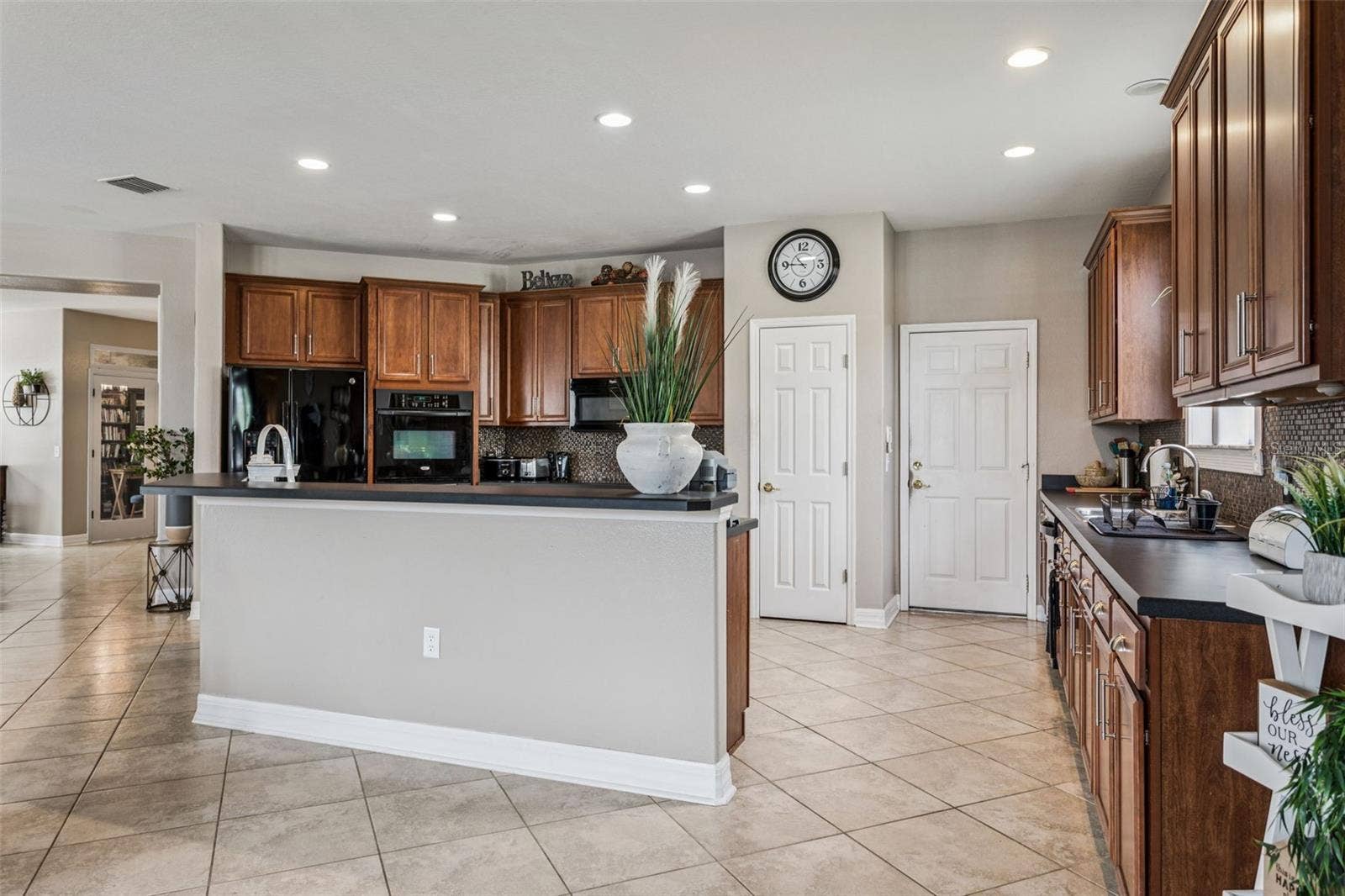 11138 HARTFORD FERN DRIVE, Riverview, FL 33569 11138 HARTFORD FERN DRIVE, Riverview, FL 33569
