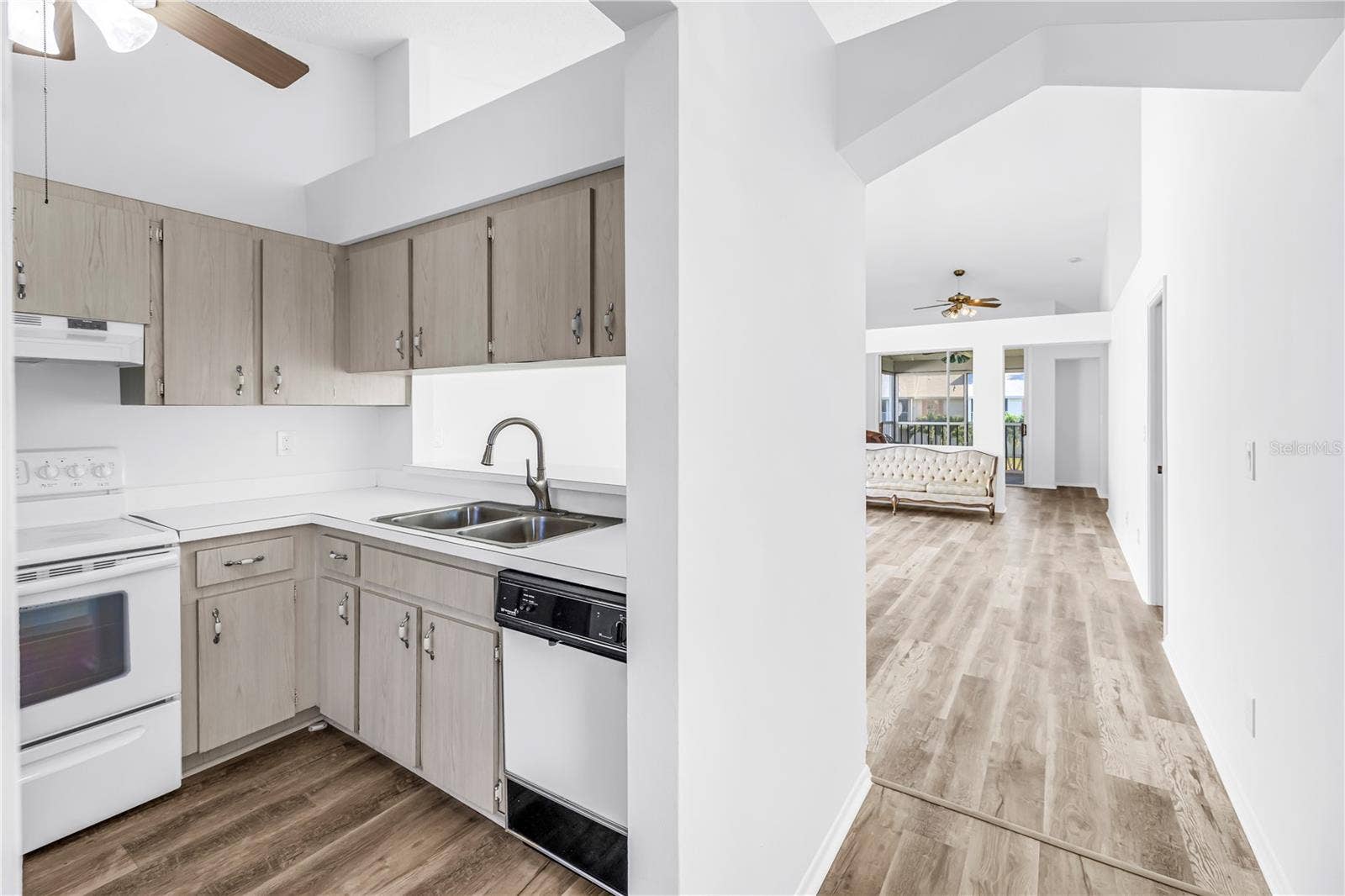 159 SUN ISLE CIR, Treasure Island, FL 33706 159 SUN ISLE CIR, Treasure Island, FL 33706
